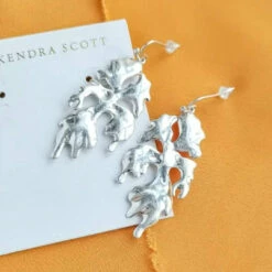 Kendra Scott Savannah Drop Earring - Vsv 044 in Silver - women