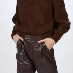 Zeynep Arcay Pleated Leather Pants in Plum - women -Shop Premium Outlets Sales a51aaab0701d47118de2e683ba3aa8e8 1080x