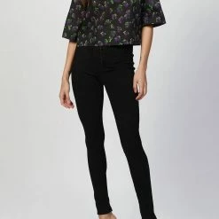 Msgm Printed Cropped Blouse in Black - women -Shop Premium Outlets Sales ae601cd26ea9462db89112e09e04e8e1 1080x