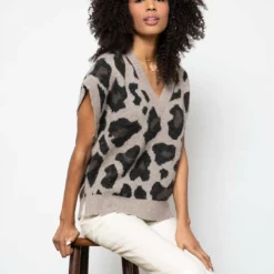 27 Miles Malibu Women'S Aleman Vest in Cheetah -Shop Premium Outlets Sales aea80788a27741589df3b7fb20089eae 74d69db3 58d6 410a 8c42 202fe18b8d1e 1080x