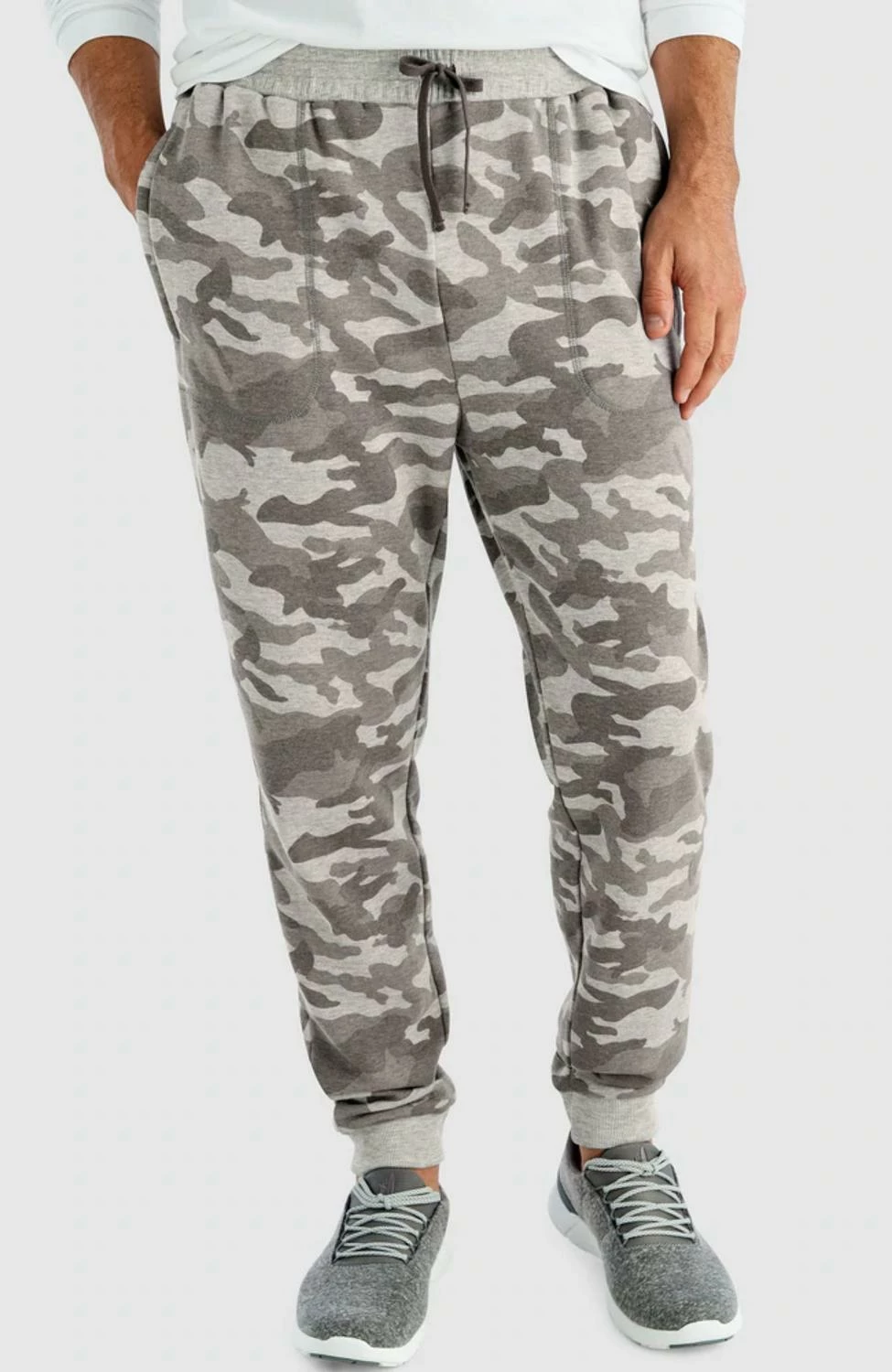 Johnnie-O Men'S Trainer Camo Jogger in Gray 3 Johnnie-O Men'S Trainer Camo Jogger in Gray