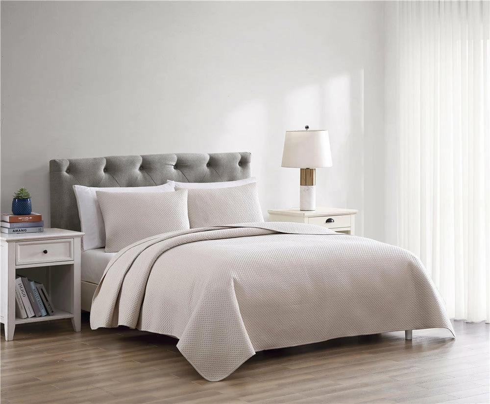 The Nesting Company Aspen 3 Piece Quilt Set 5 The Nesting Company Aspen 3 Piece Quilt Set - Image 3