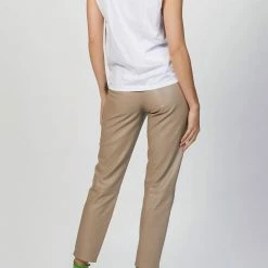 Msgm Micro-Logo Crew Neck Tank Top in White - women 9 Msgm Micro-Logo Crew Neck Tank Top in White - women -Shop Premium Outlets Sales f7fc59688afc41d688f46fe659d57fa8 1080x